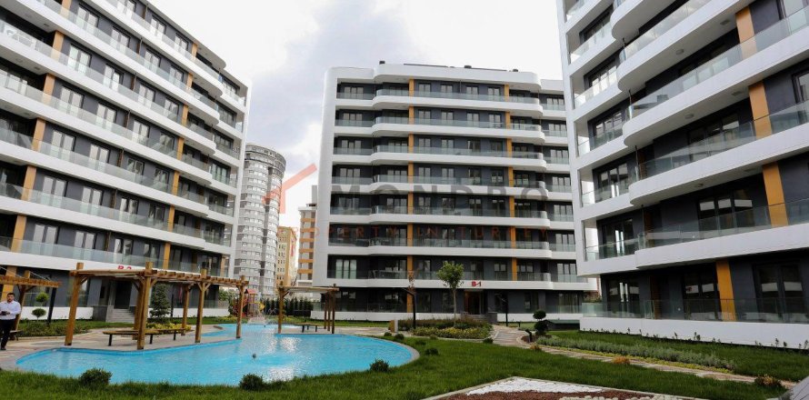 2+1 Apartment in Avcılar, Turkey No. 17336