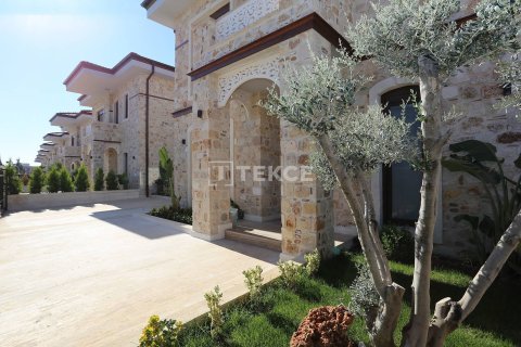 3+1 Villa à Dosemealti, Turkey No. 11780 9