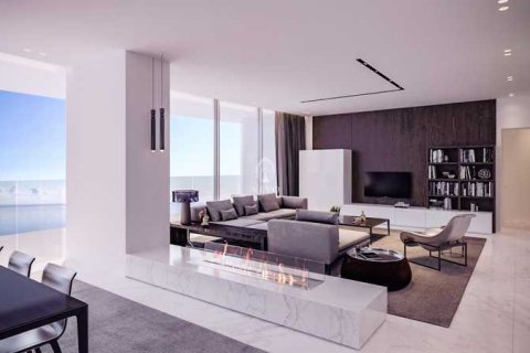 2 bedrooms Apartment in Limassol, Cyprus No. 77638 3