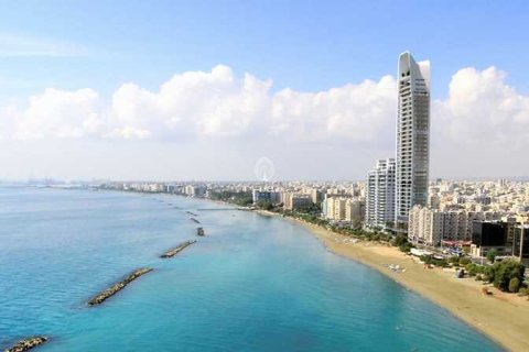 2 bedrooms Apartment in Limassol, Cyprus No. 77638 1