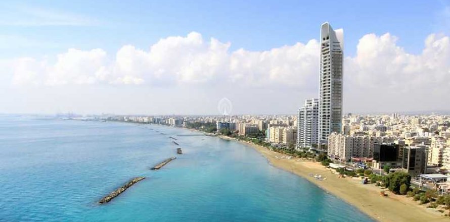 2 bedrooms Apartment in Limassol, Cyprus No. 77638