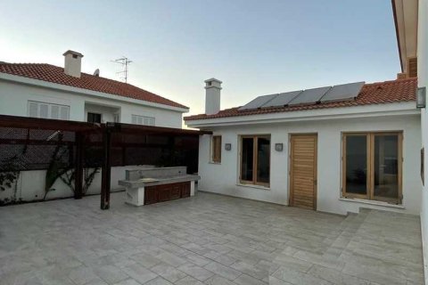 6 bedrooms House in Aglantzia, Cyprus No. 76148 5