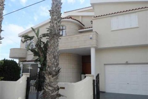 4 bedrooms House in Larnaca, Cyprus No. 76149 2