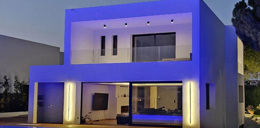 5 bedrooms Villa in Athens, Greece No. 48364