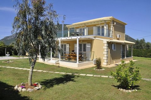 3 bedrooms Villa in Corfu, Greece No. 56036 3