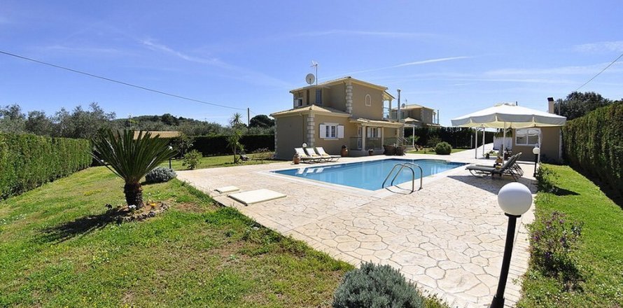 3 bedrooms Villa in Corfu, Greece No. 56036