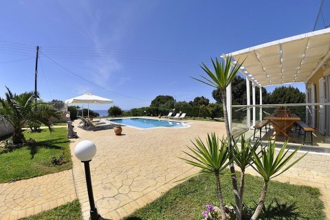 3 bedrooms Villa in Corfu, Greece No. 56038 9