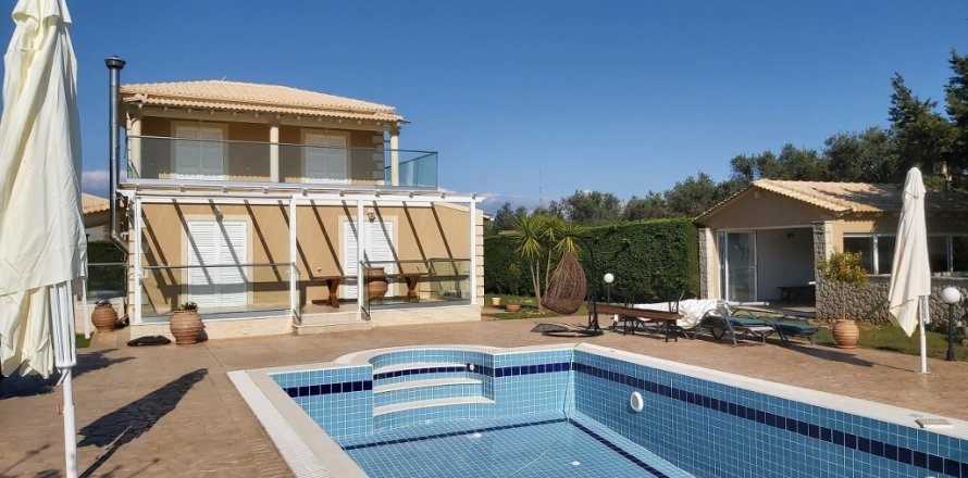 3 bedrooms Villa in Corfu, Greece No. 56038