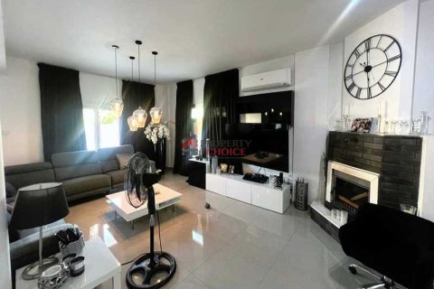 4 bedrooms Villa in Larnaca, Cyprus No. 66558 1