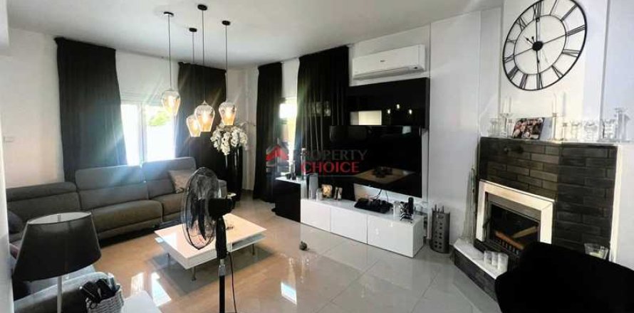 4 bedrooms Villa in Larnaca, Cyprus No. 66558