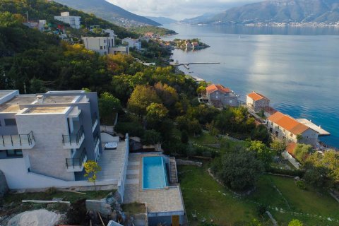 5 chambres Villa à Tivat, Montenegro No. 66994 14