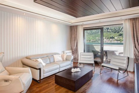 2 dormitorios Apartment en Kotor, Montenegro No. 66992 1