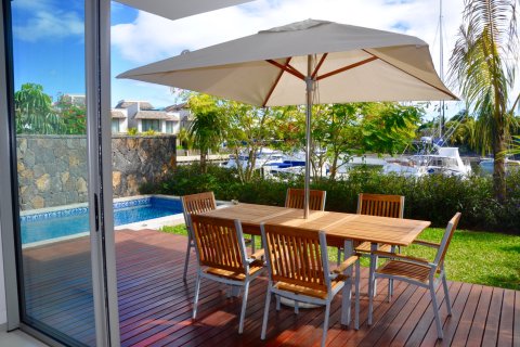 3 bedrooms Apartment in Riviere Noire, Mauritius No. 60964 1