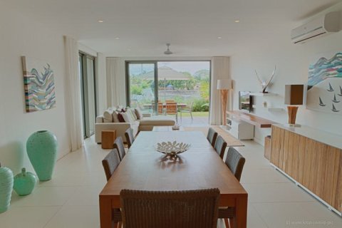 3 bedrooms Apartment in Riviere Noire, Mauritius No. 60964 4