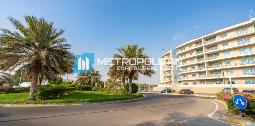 2 dormitorios Apartment en Al Reef, UAE No. 7170