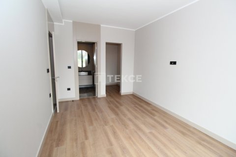 3+1 Apartment in Istanbul, Turkey No. 12437 24