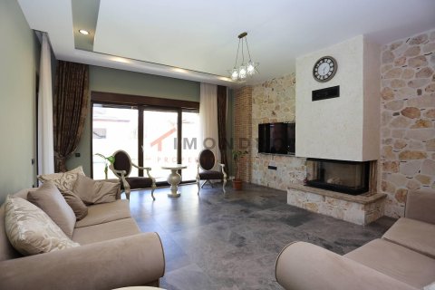 4+1 Villa à Dosemealti, Turkey No. 17403 27