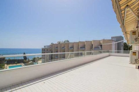 3 dormitorios Penthouse en Germasogeia, Cyprus No. 40682 6