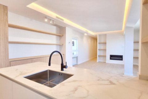 2 dormitorios Apartment en Madrid, Spain No. 26898 4