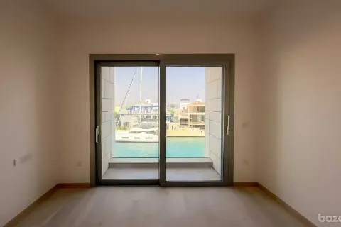 3 bedrooms Apartment in Limassol, Cyprus No. 35252 11