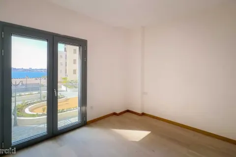 3 bedrooms Apartment in Limassol, Cyprus No. 35252 15