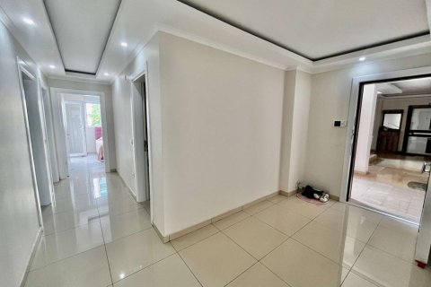 Квартира с 4 комнатами в Оба, Турция №92493 7