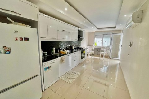 Квартира с 4 комнатами в Оба, Турция №92493 3