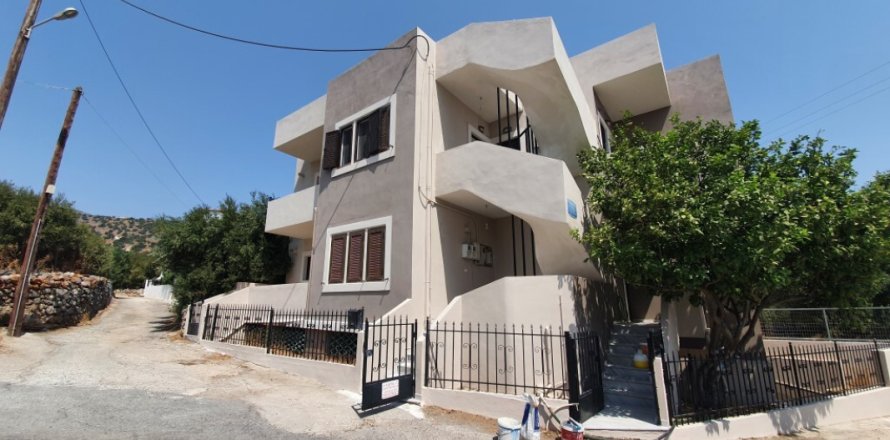 180m² Commercial property en Lasithi, Greece No. 51819