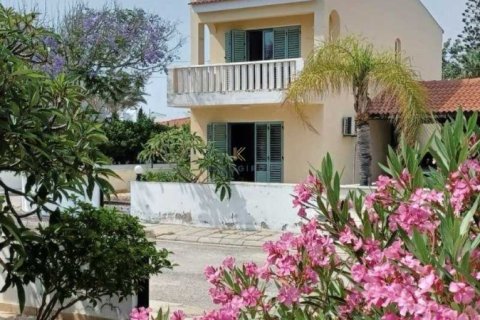 2 bedrooms House in Pervolia, Cyprus No. 76230 1