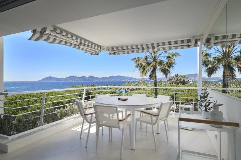 3 dormitorios Apartment en Cannes, France No. 67284 1