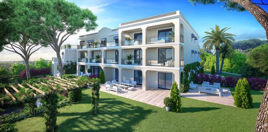 3 dormitorios Apartment en Antibes, France No. 67287