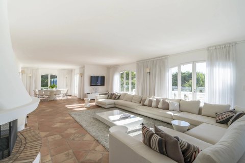 7 bedrooms Villa in Cannes, France No. 67298 5