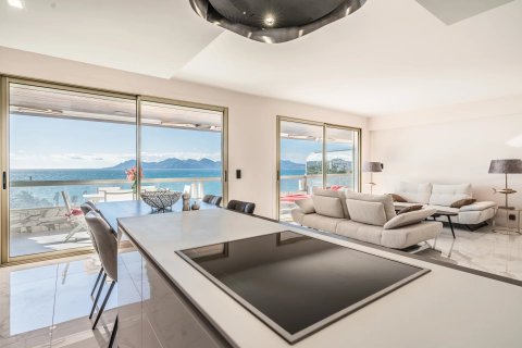 2 dormitorios Apartment en Cannes, France No. 67285 6