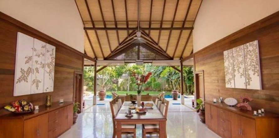 3 bedrooms Villa in Selong, Indonesia No. 23256