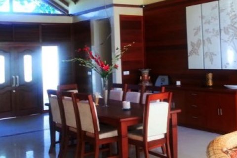 3 bedrooms Villa in Selong, Indonesia No. 23256 2