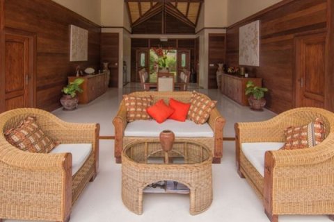 3 bedrooms Villa in Selong, Indonesia No. 23256 3