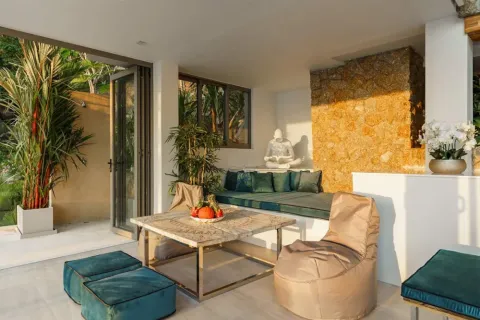 4 bedrooms Villa on the Chaweng Beach, Thailand No. 3034 9