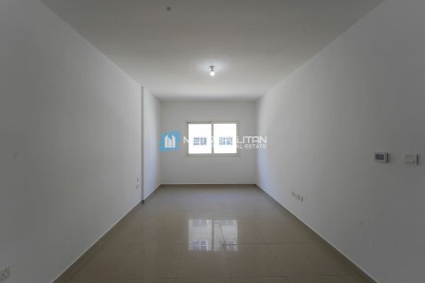 3 dormitorios Apartment en Al Reef, UAE No. 4580 4