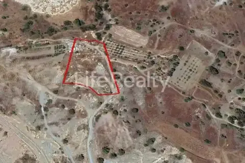 932m² Land in Limassol, Cyprus No. 36004 1