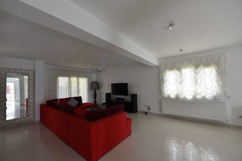 4 bedrooms Villa in Germasogeia, Cyprus No. 62878 8