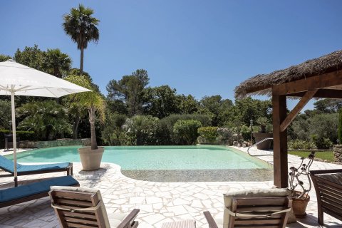 5 bedrooms Villa in Mougins, France No. 68083 2