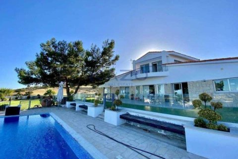 5 bedrooms House in Parekklisia, Cyprus No. 63426 1