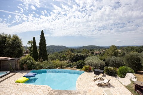 5 bedrooms Villa in Tourrettes-sur-Loup, France No. 67917 2