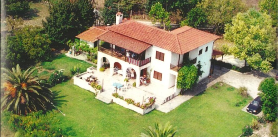 4 bedrooms Villa in Chalkidiki, Greece No. 48480