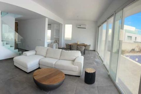 4 bedrooms Villa in Protaras, Cyprus No. 62747 3