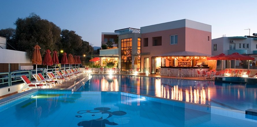 4726m² Hotel in Chania, Greece No. 59098