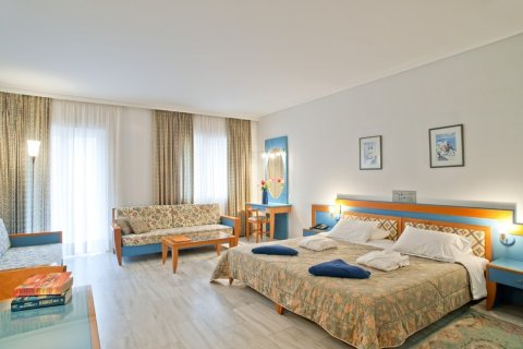 4726m² Hotel in Chania, Greece No. 59098 27