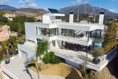 5 bedrooms Villa in Benahavis, Spain No. 25954 6