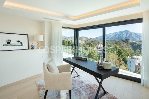 5 bedrooms Villa in Benahavis, Spain No. 25954 15