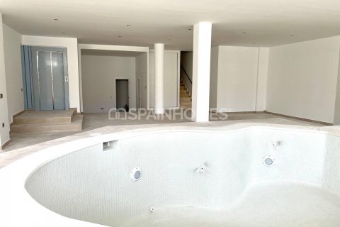 5 bedrooms Villa in Benalmadena, Spain No. 25949 8